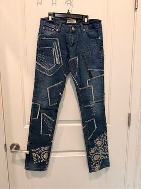 Artka Women's Size 28
Patchwork Floral Detail
Jeans